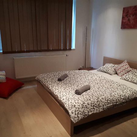 Utulny Apartman V Bratislava 6 エクステリア 写真