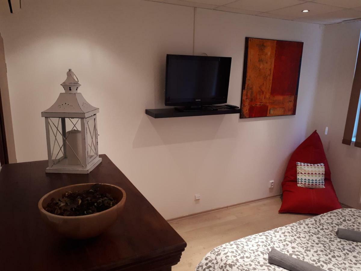 Utulny Apartman V Bratislava 6 エクステリア 写真