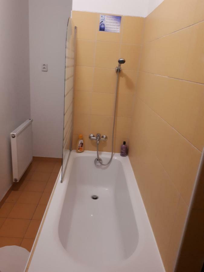 Utulny Apartman V Bratislava 6 エクステリア 写真