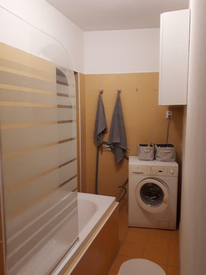Utulny Apartman V Bratislava 6 エクステリア 写真