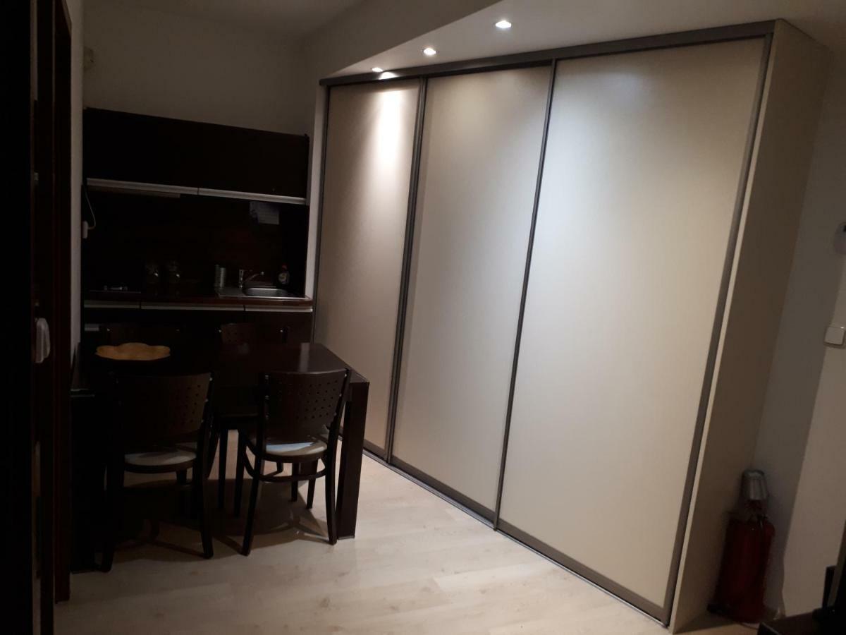 Utulny Apartman V Bratislava 6 エクステリア 写真